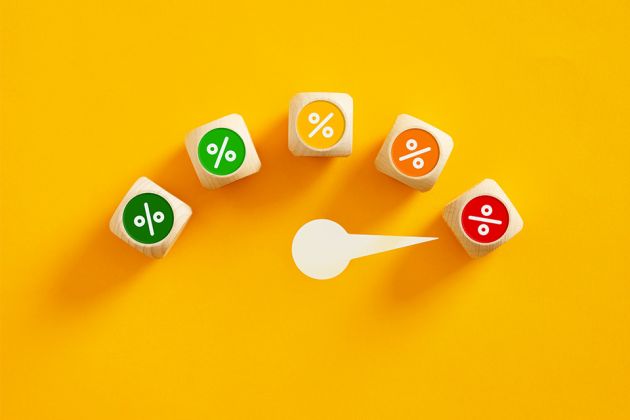 Foto: Tachometer mit Pfeil der den höchsten Prozentsatz anzeigt